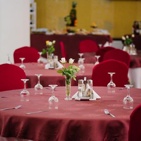 Complex Balnear Cerbul Hotel Ковасна Екстериор снимка