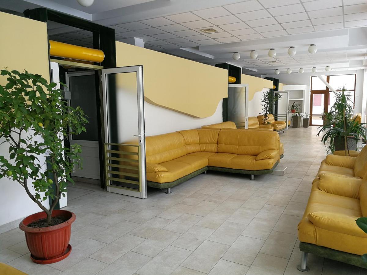 Complex Balnear Cerbul Hotel Ковасна Екстериор снимка