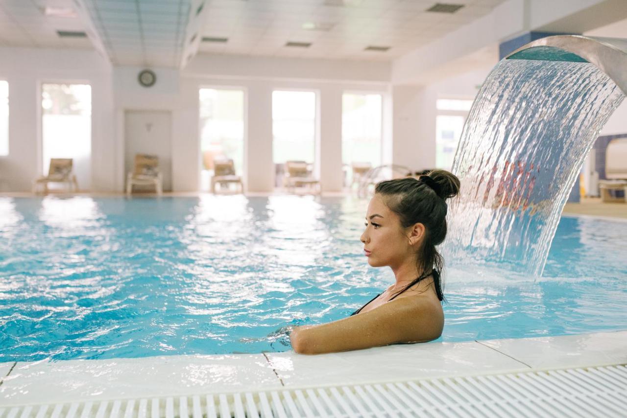 Complex Balnear Cerbul Hotel Ковасна Екстериор снимка