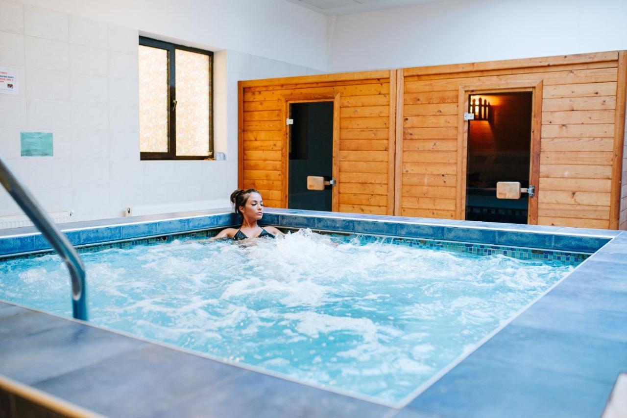 Complex Balnear Cerbul Hotel Ковасна Екстериор снимка