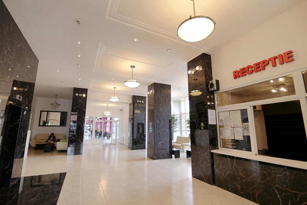 Complex Balnear Cerbul Hotel Ковасна Екстериор снимка