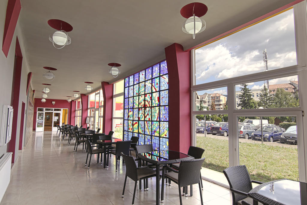 Complex Balnear Cerbul Hotel Ковасна Екстериор снимка